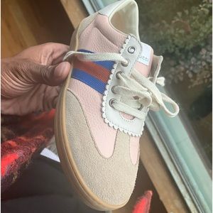 Authentic GUCCI Toddler Girls Pink Sneakers.                            (31 EU)